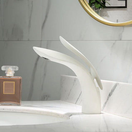 Nowoczesna Zakrzywiona Bateria Umywalkowa w Różowym Złocie – Elegancki Design do Łazienki 6