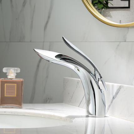 Nowoczesna Zakrzywiona Bateria Umywalkowa w Różowym Złocie – Elegancki Design do Łazienki 7