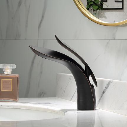 Nowoczesna Zakrzywiona Bateria Umywalkowa w Różowym Złocie – Elegancki Design do Łazienki 8