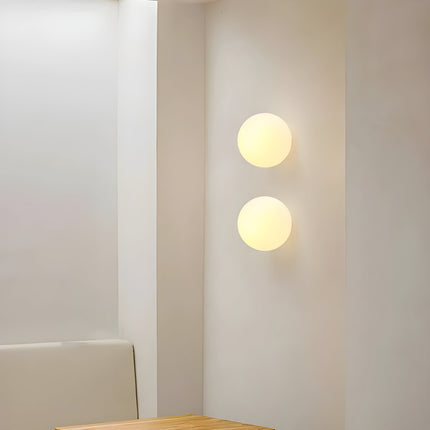 Nowoczesna lampa ścienna z kloszem z matowego szkła – minimalistyczny design dla nowoczesnego oświetlenia ściennego 0