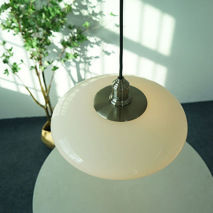 Nowoczesna lampa wisząca z białego szkła – Elegancka i minimalistyczna 6