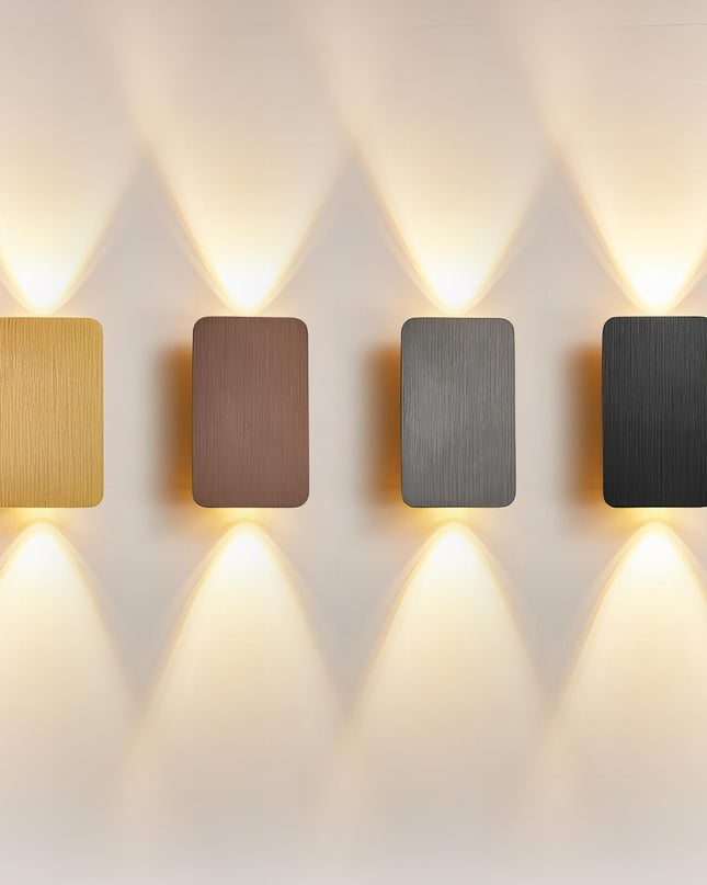 Nowoczesny prostokątny kinkiet Koda z regulowanym oświetleniem – dostępny w czterech kolorach 1