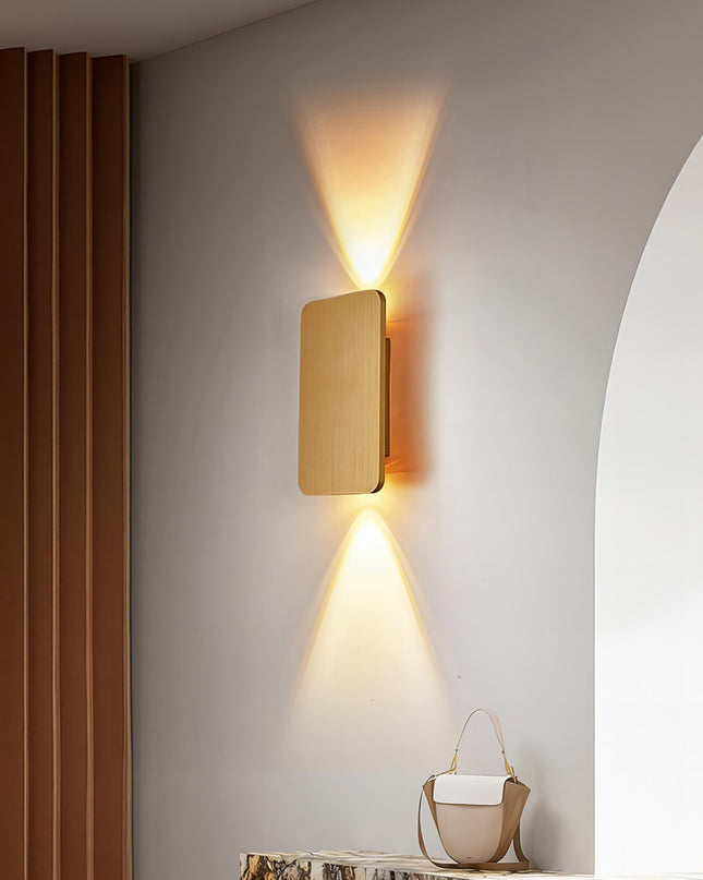 Nowoczesny prostokątny kinkiet Koda z regulowanym oświetleniem – dostępny w czterech kolorach 3