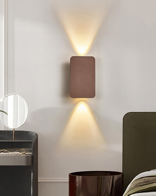 Nowoczesny prostokątny kinkiet Koda z regulowanym oświetleniem – dostępny w czterech kolorach 5