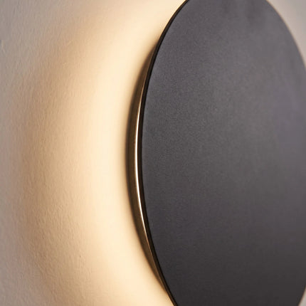 Okrągła lampa ścienna LED na baterie z funkcją dotykowego ściemniania, minimalistyczny design 3