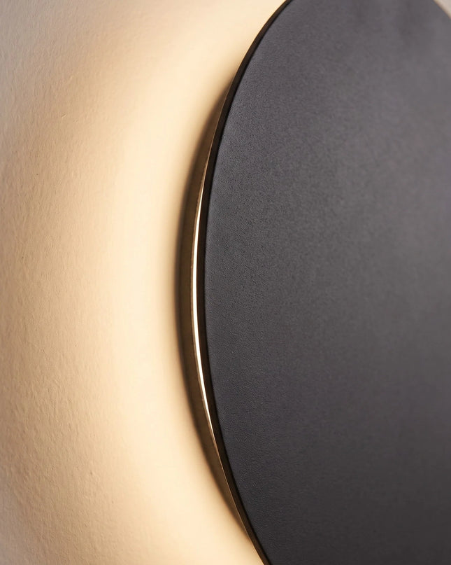 Okrągła lampa ścienna LED na baterie z funkcją dotykowego ściemniania, minimalistyczny design 3
