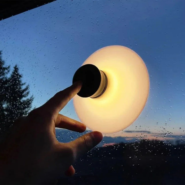 Przenośna Lampka LED z Przyssawką, Regulowane Oświetlenie, Długotrwała Bateria, Idealna na Kemping 0