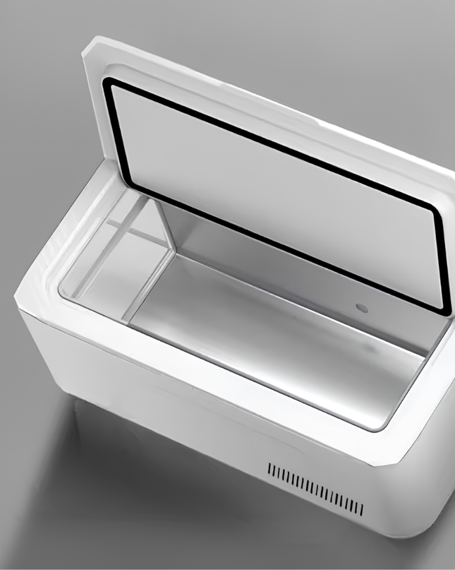 Przenośna minilodówka USB z akumulatorem i wyświetlaczem LED – kompaktowa konstrukcja do podróży i użytku na biurku 0