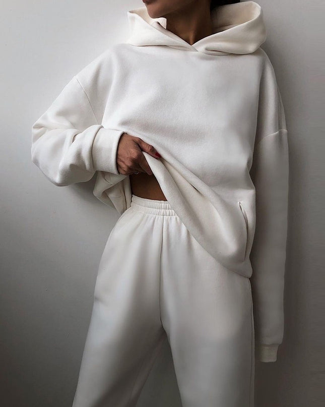 Przytulny zestaw do biegania – połączenie obszernej bluzy z kapturem i spodni dresowych dla najwyższego komfortu 6