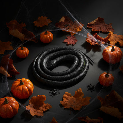 Realistyczna czarna zabawka wąż z miękkiej gumy na Halloween, 130 cm długości, idealna jako re 2
