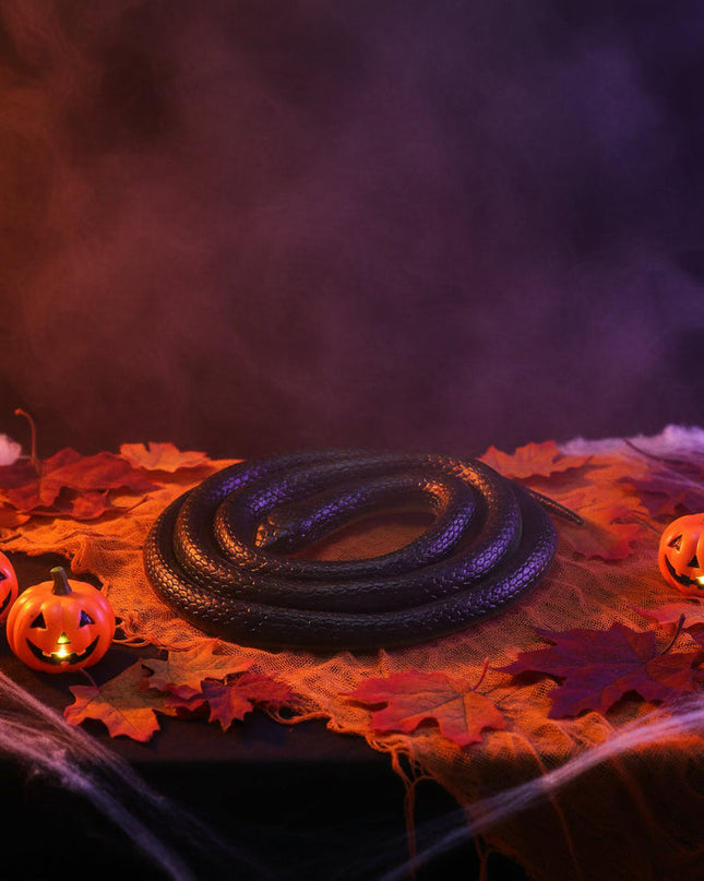 Realistyczna czarna zabawka wąż z miękkiej gumy na Halloween, 130 cm długości, idealna jako re 4