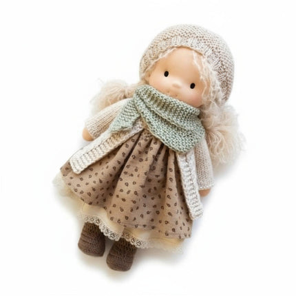 Ręcznie Robiona Lalka Waldorf z Bawełny 28 cm – Miękka i Urocza do Kreatywnej Zabawy 35