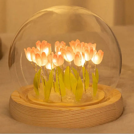 Ręcznie Robiona Lampka Nocna LED z Kwiatem Tulipana – Dekoracyjna Lampka Nocna do Sypialni na Baterie 0