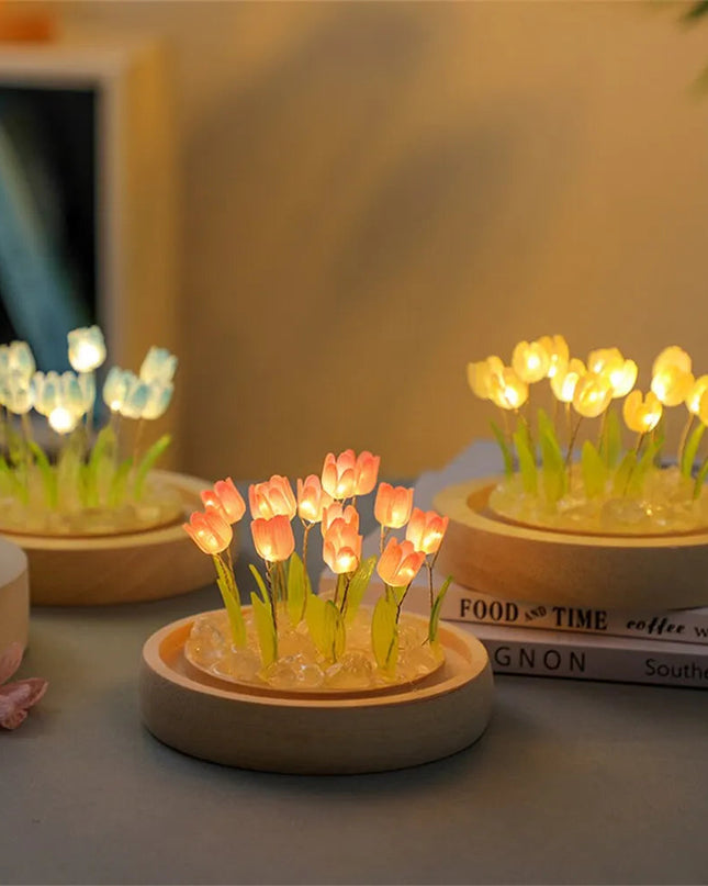 Ręcznie Robiona Lampka Nocna LED z Kwiatem Tulipana – Dekoracyjna Lampka Nocna do Sypialni na Baterie 4