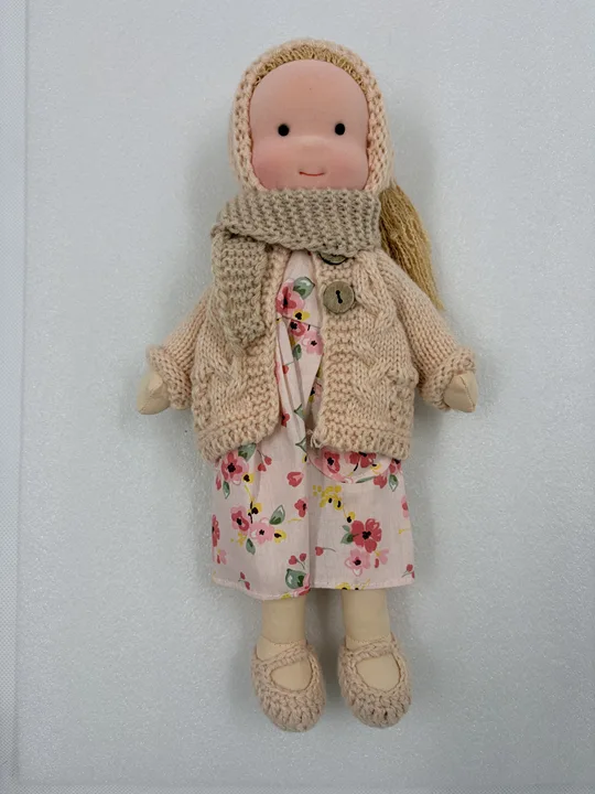 Ręcznie robiona lalka Waldorf z miękkich tkanin i dzianinowego ubranka – trwała i łatwa w czyszczeniu dla dzieci, 28 cm 2