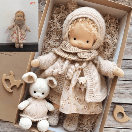 Ręcznie robiona pluszowa lalka Waldorf 35 cm z miękkiej bawełny i wełny – naturalne odcienie do kreatywnej zabawy 0