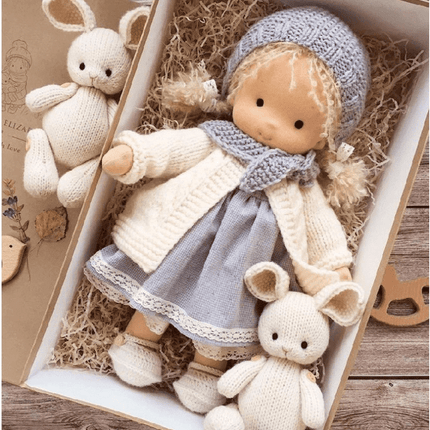 Ręcznie robiona pluszowa lalka Waldorf 35 cm z miękkiej bawełny i wełny – naturalne odcienie do kreatywnej zabawy 2