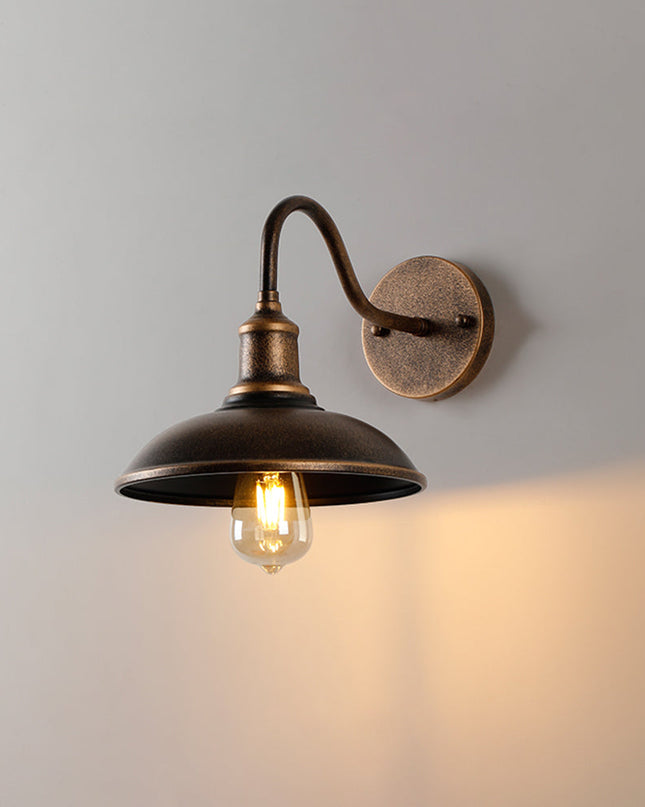 Rustykalna Lampa Zewnętrzna IP65 w Kształcie Muszli z Antycznego Mosiądzu – Idealna do Oświetlenia Tarasów i Dziedzińców 0