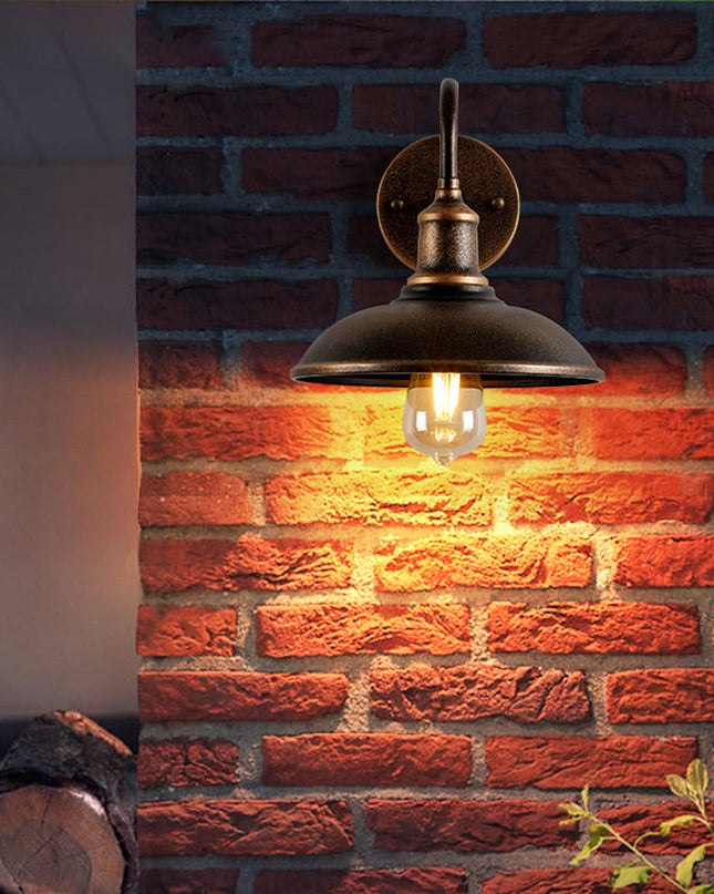 Rustykalna Lampa Zewnętrzna IP65 w Kształcie Muszli z Antycznego Mosiądzu – Idealna do Oświetlenia Tarasów i Dziedzińców 2