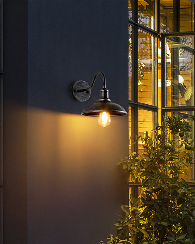 Rustykalna Lampa Zewnętrzna IP65 w Kształcie Muszli z Antycznego Mosiądzu – Idealna do Oświetlenia Tarasów i Dziedzińców 3