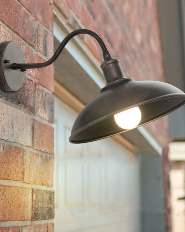 Rustykalna Lampa Zewnętrzna IP65 w Kształcie Muszli z Antycznego Mosiądzu – Idealna do Oświetlenia Tarasów i Dziedzińców 5