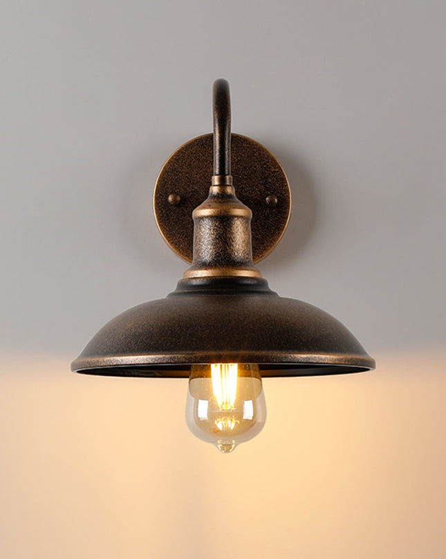 Rustykalna Lampa Zewnętrzna IP65 w Kształcie Muszli z Antycznego Mosiądzu – Idealna do Oświetlenia Tarasów i Dziedzińców 6