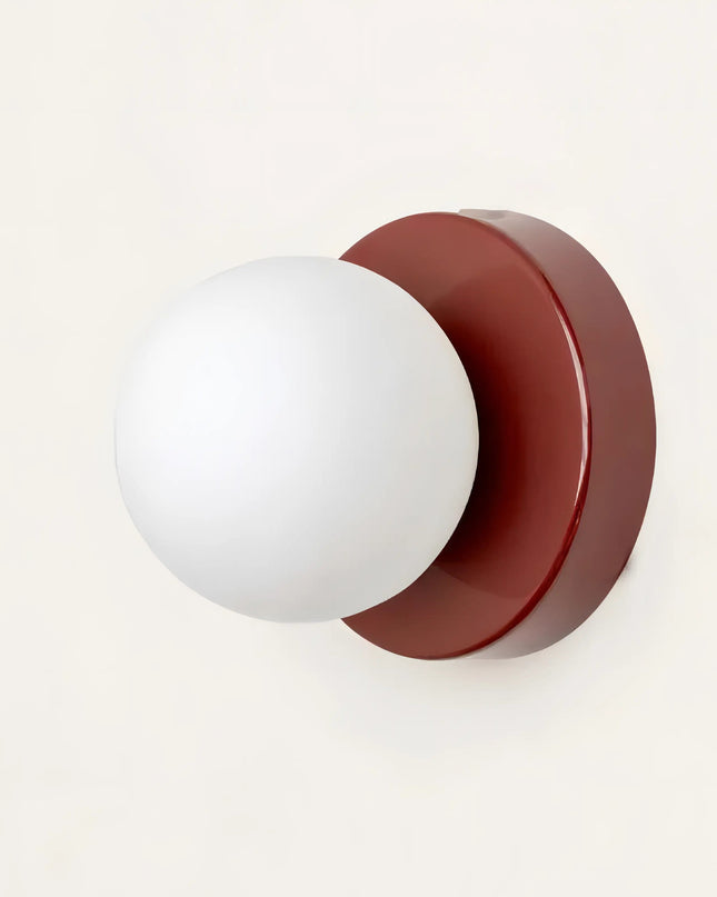 Skandynawska lampa ścienna ze szklanym kloszem i miękkim, ciepłym światłem – minimalistyczny design do salonów i sypialni 2