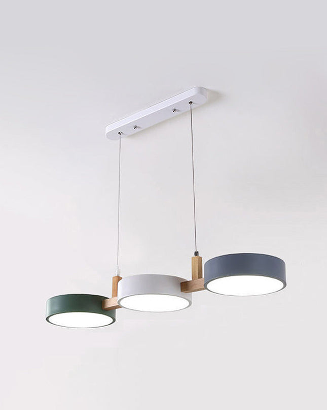 Skandynawska lampa wisząca z metalowymi i drewnianymi akcentami – nowoczesny, minimalistyczny design 6