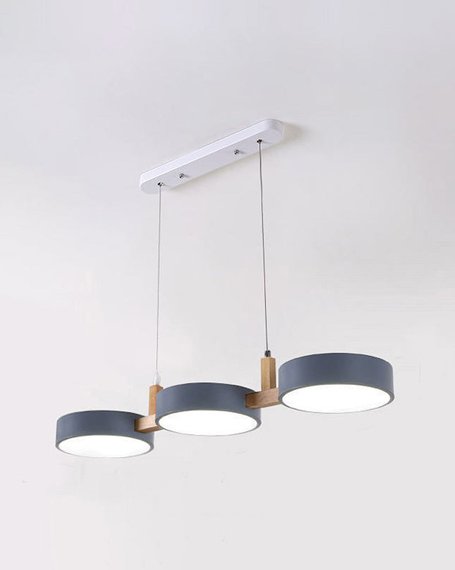 Skandynawska lampa wisząca z metalowymi i drewnianymi akcentami – nowoczesny, minimalistyczny design 7