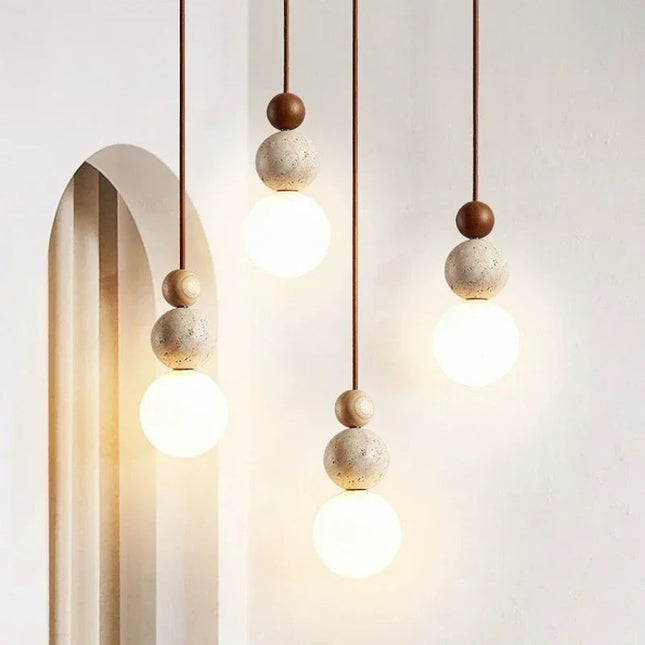 Skandynawska lampa wisząca z opalowym kloszem – minimalistyczny design w kształcie kuli 1