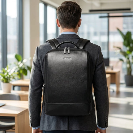 Skórzany plecak na laptopa z wyściełaną przegrodą na urządzenia 17-calowe – stylowy design z pełnego ziarna 0