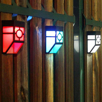 Solarny Kinkiet Ogrodowy LED z Automatycznym Oświetleniem – Czarny, Wodoodporny IP44, Ciepłe Światło, Łatwy Montaż 4