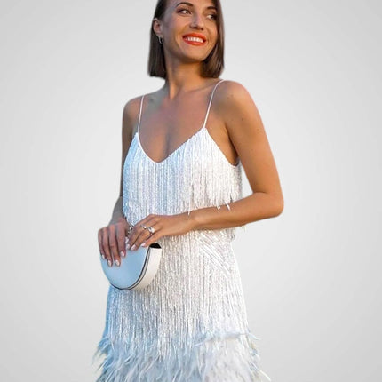 Sukienka mini z piórami, elegancka i figlarna, idealna na specjalne okazje, w kolorze 0