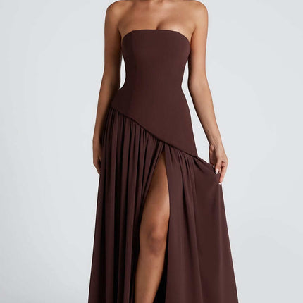 Suknia maxi z gorsetem bez ramiączek i asymetryczną, drapowaną spódnicą – elegancka suknia wieczorowa na formalne wesela i imprezy 1