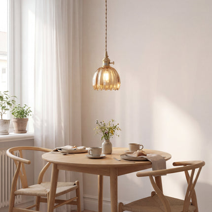 Szklana lampa wisząca z regulowaną wysokością – minimalistyczny japoński design do oświetlenia wiszącego w kuchni 3