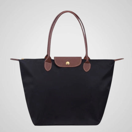 Torba na ramię w eleganckim czarnym skórzanym designie, idealna na codzienne użytkowanie, z 0