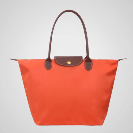 Torba na ramię w eleganckim czarnym skórzanym designie, idealna na codzienne użytkowanie, z 5
