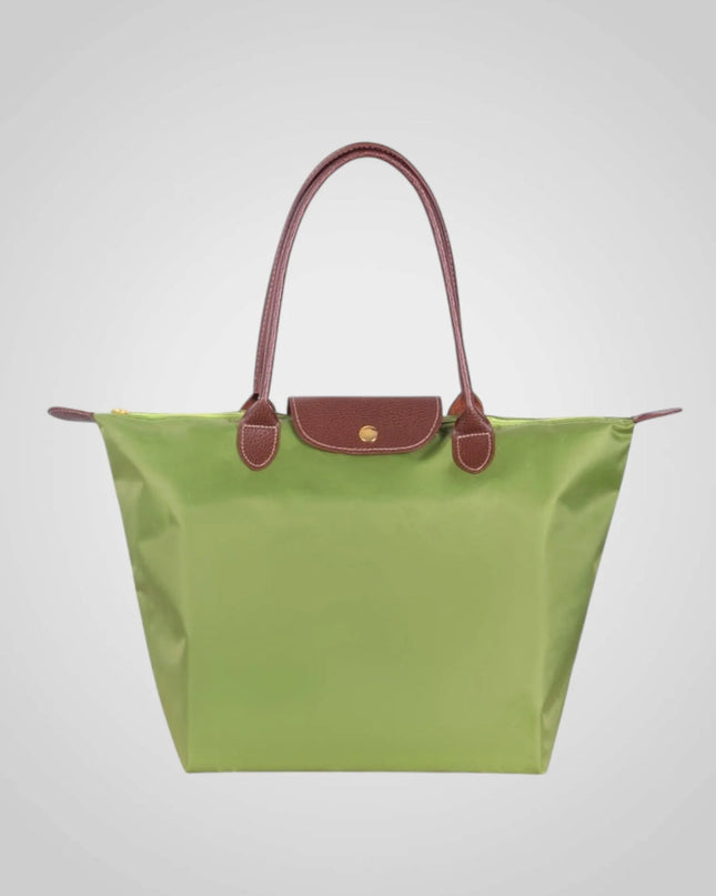 Torba na ramię w eleganckim czarnym skórzanym designie, idealna na codzienne użytkowanie, z 7