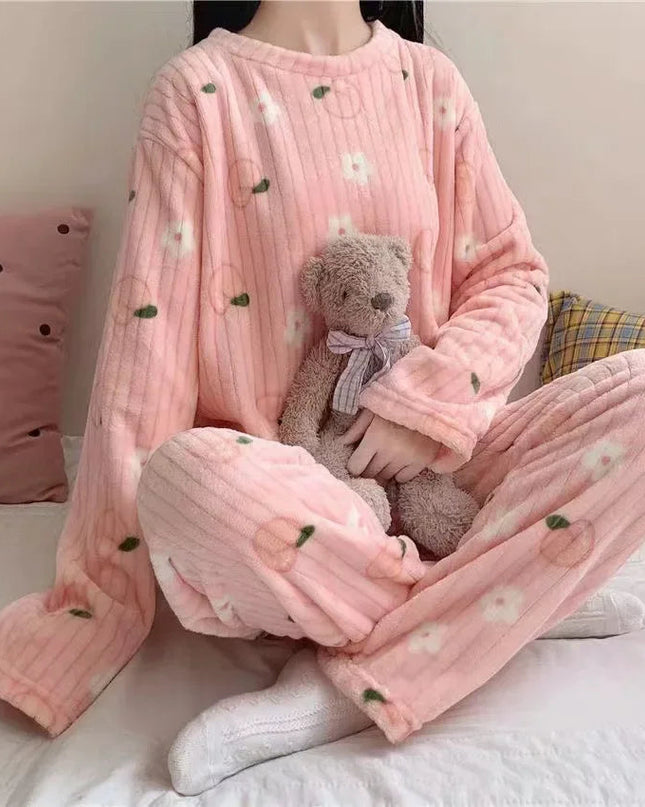 VelvetComfort | Ciepły komplet piżamowy dla kobiet na zimne noce 6