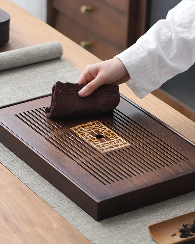 Wielofunkcyjna duża taca na herbatę z bambusa z odpływem – trwała i elegancka konstrukcja 3