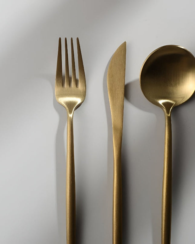 Zestaw sztućców ze stali nierdzewnej – nowoczesny minimalistyczny design z ergonomicznymi uchwytami 6