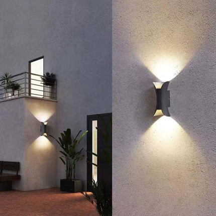 Zewnętrzna lampa ścienna o zakrzywionym kształcie i podwójnej emisji diod LED – odporna na warunki atmosferyczne IP65 1