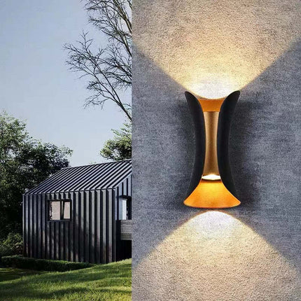 Zewnętrzna lampa ścienna o zakrzywionym kształcie i podwójnej emisji diod LED – odporna na warunki atmosferyczne IP65 4