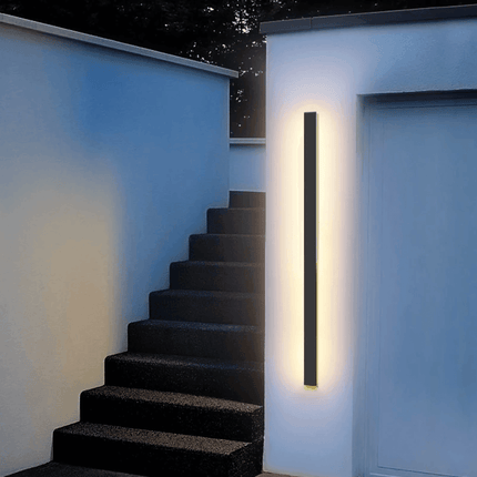 Zewnętrzna lampa ścienna z ciepłym oświetleniem LED – odporna na warunki atmosferyczne aluminiowa konstrukcja pionowa do tarasów i ogrodów 0