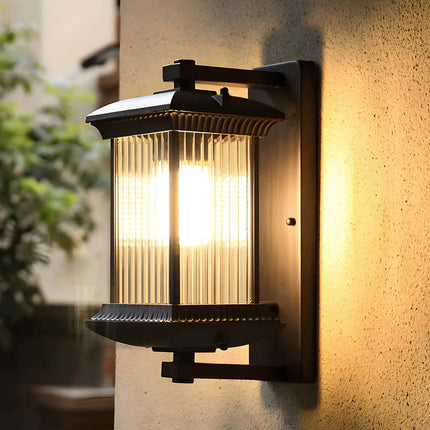 Zewnętrzna lampa ścienna z zakrzywionymi panelami szklanymi – odporna na warunki atmosferyczne, metalowa, w kolorze brązu kawowego, do tarasów i wejść 3