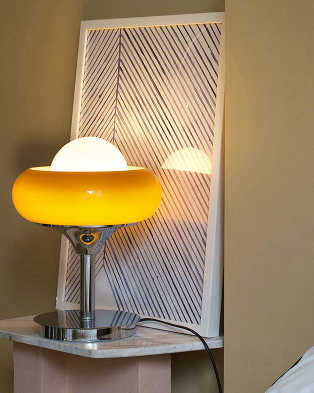 Żółta Szklana Lampa Stołowa Bauhaus z Minimalistyczną Podstawą – Lampy Stołowe do Salonów i Wnętrz 2