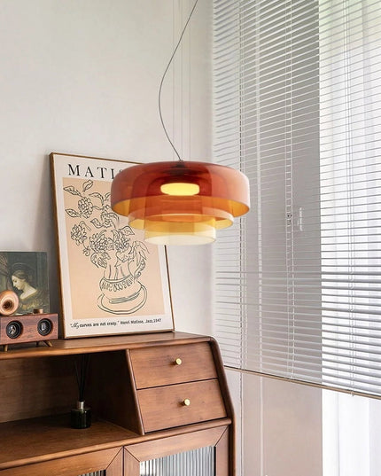 Elegancka lampa sufitowa — krem i kolor w harmonijnym wydaniu