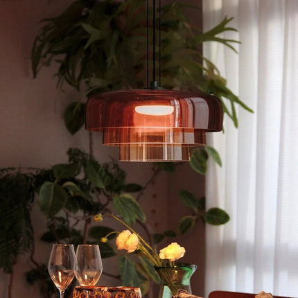 Elegancka lampa sufitowa — krem i kolor w harmonijnym wydaniu